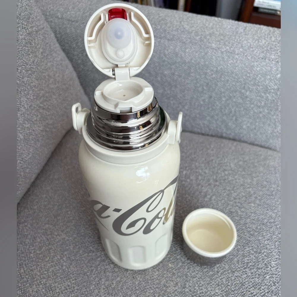 Coca Cola Insulated Thermos 🤍 - Picture 5 of 8